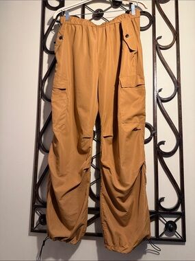 Daisy Cargo Jogger Pants in Caramel
